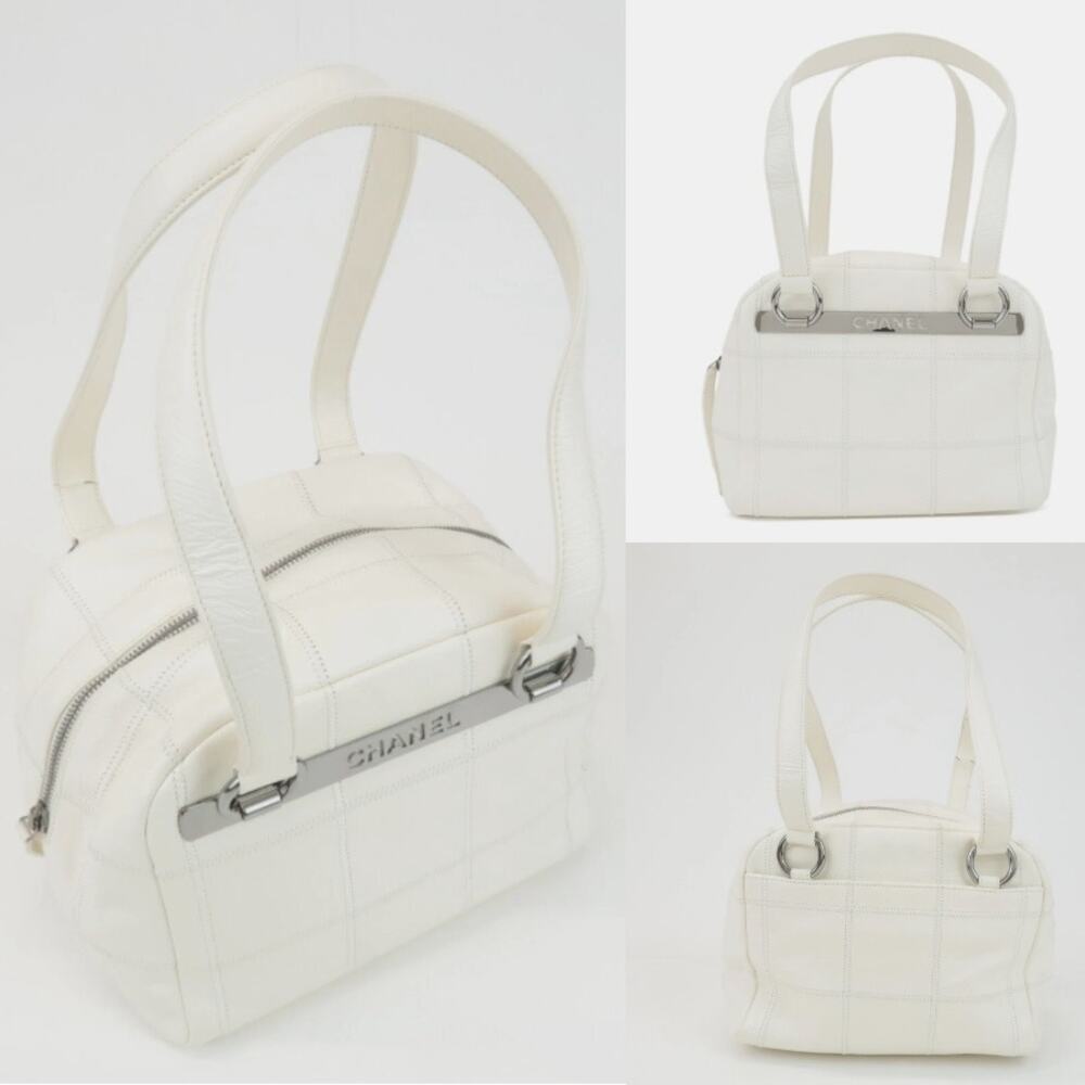💎✨Authentic✨💎CHANEL Chocolate Bar CaviarSkin Mini Boston Hand Bag White